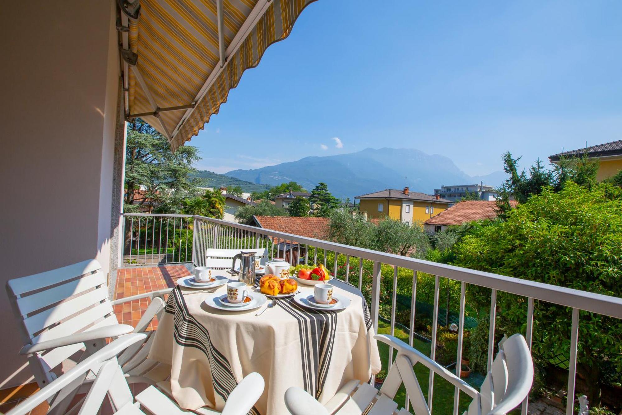 Appartamento Emma - Happy Rentals Riva del Garda Exterior foto