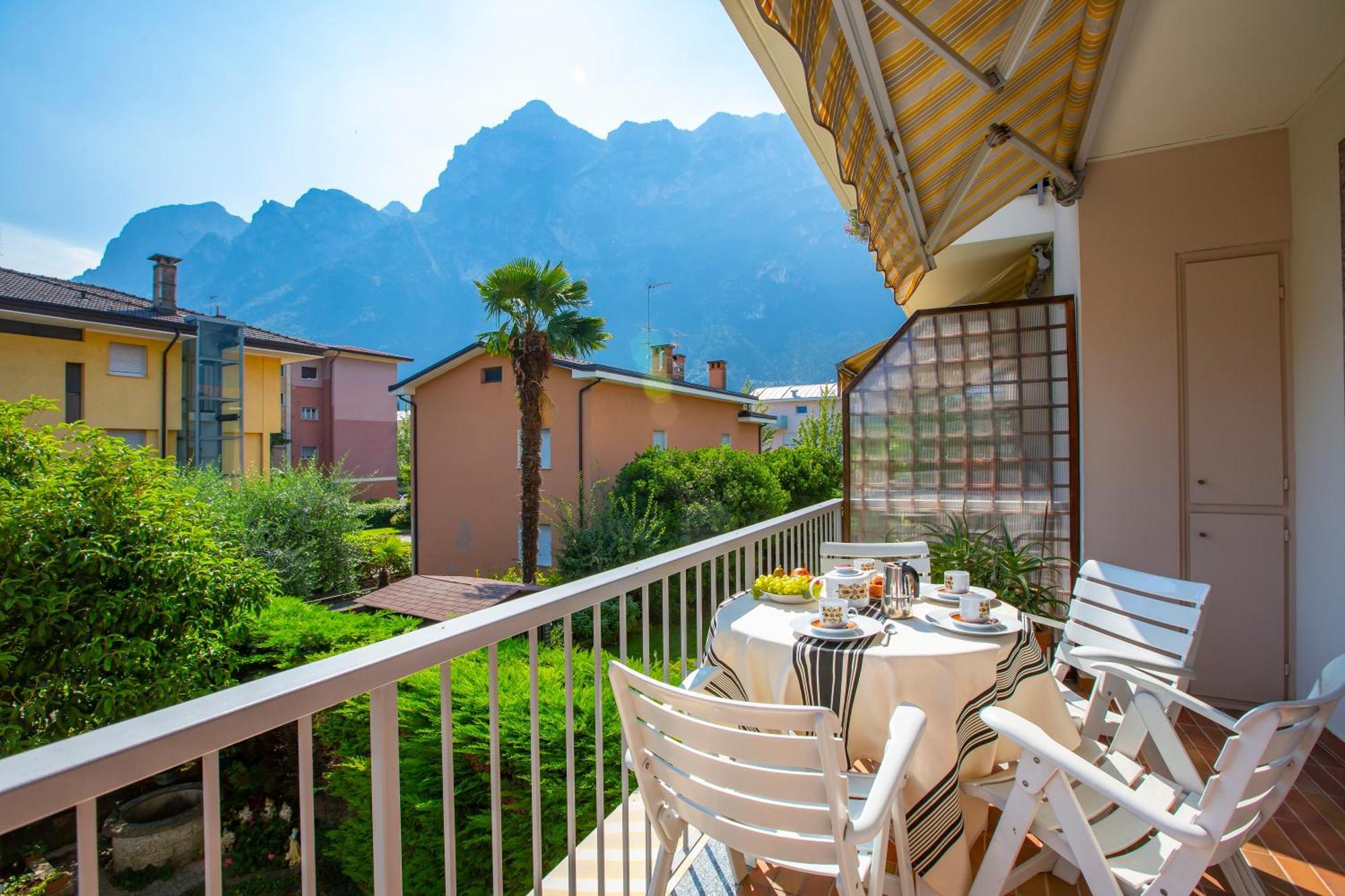 Appartamento Emma - Happy Rentals Riva del Garda Exterior foto